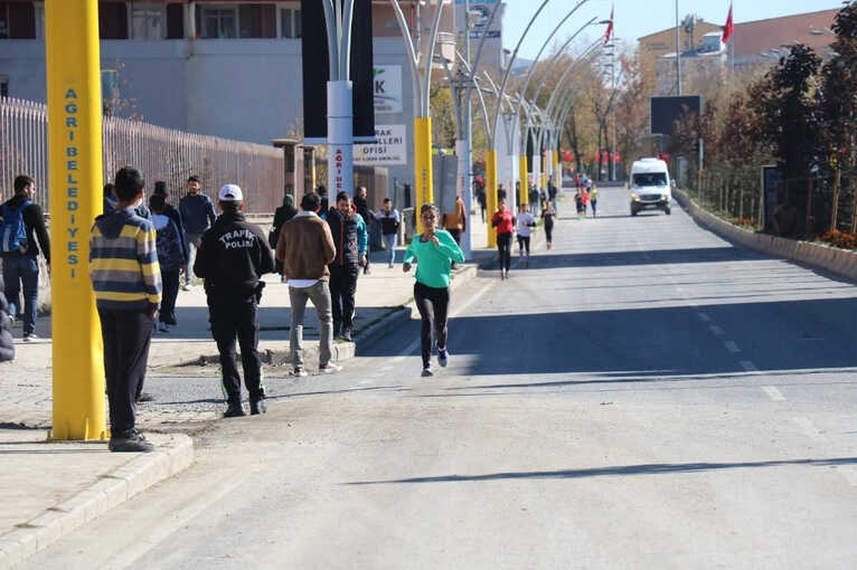 Ağrı\'da 29 Ekim Cumhuriyet Koşusu Yapıldı