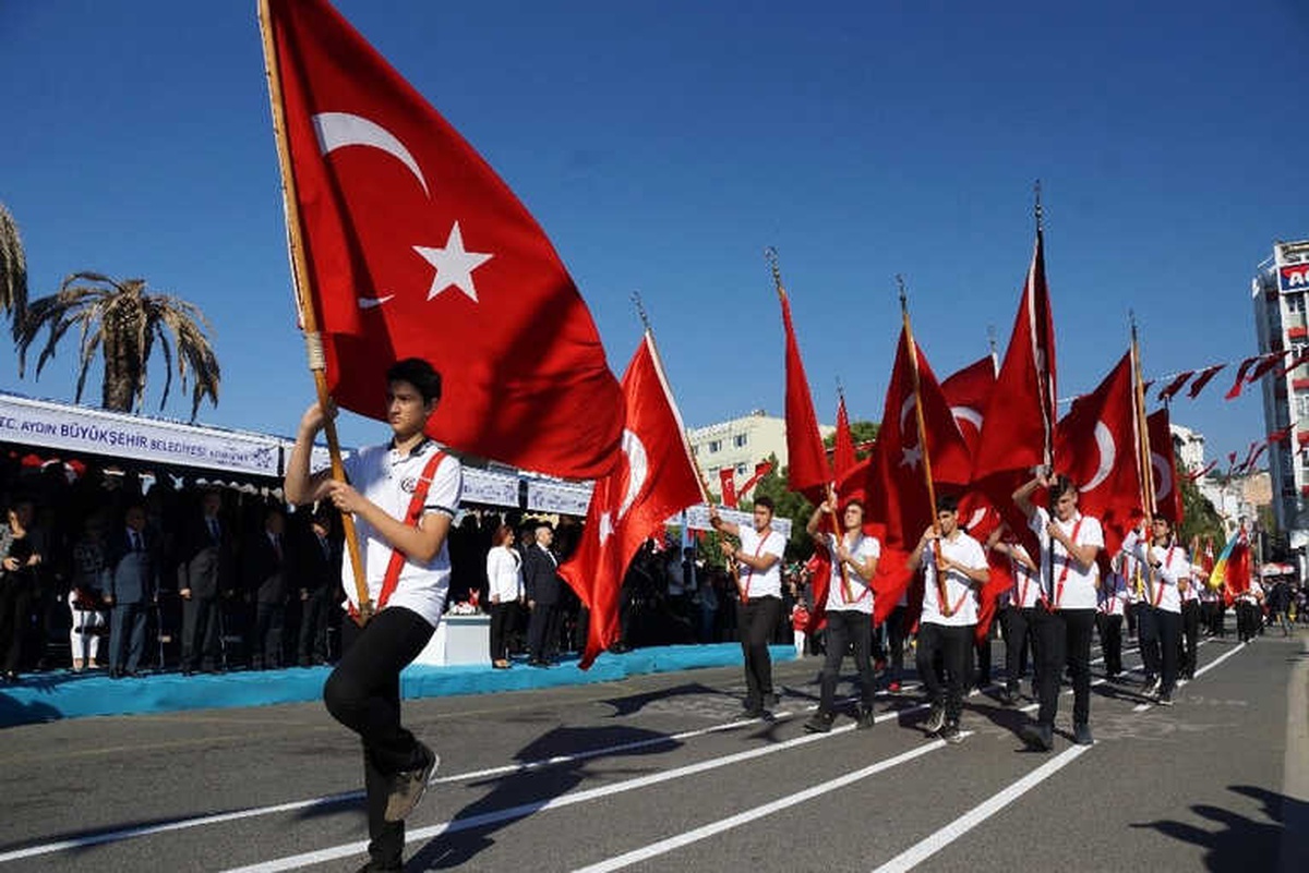 Aydın\'da 29 Ekim Coşkuyla Kutlandı