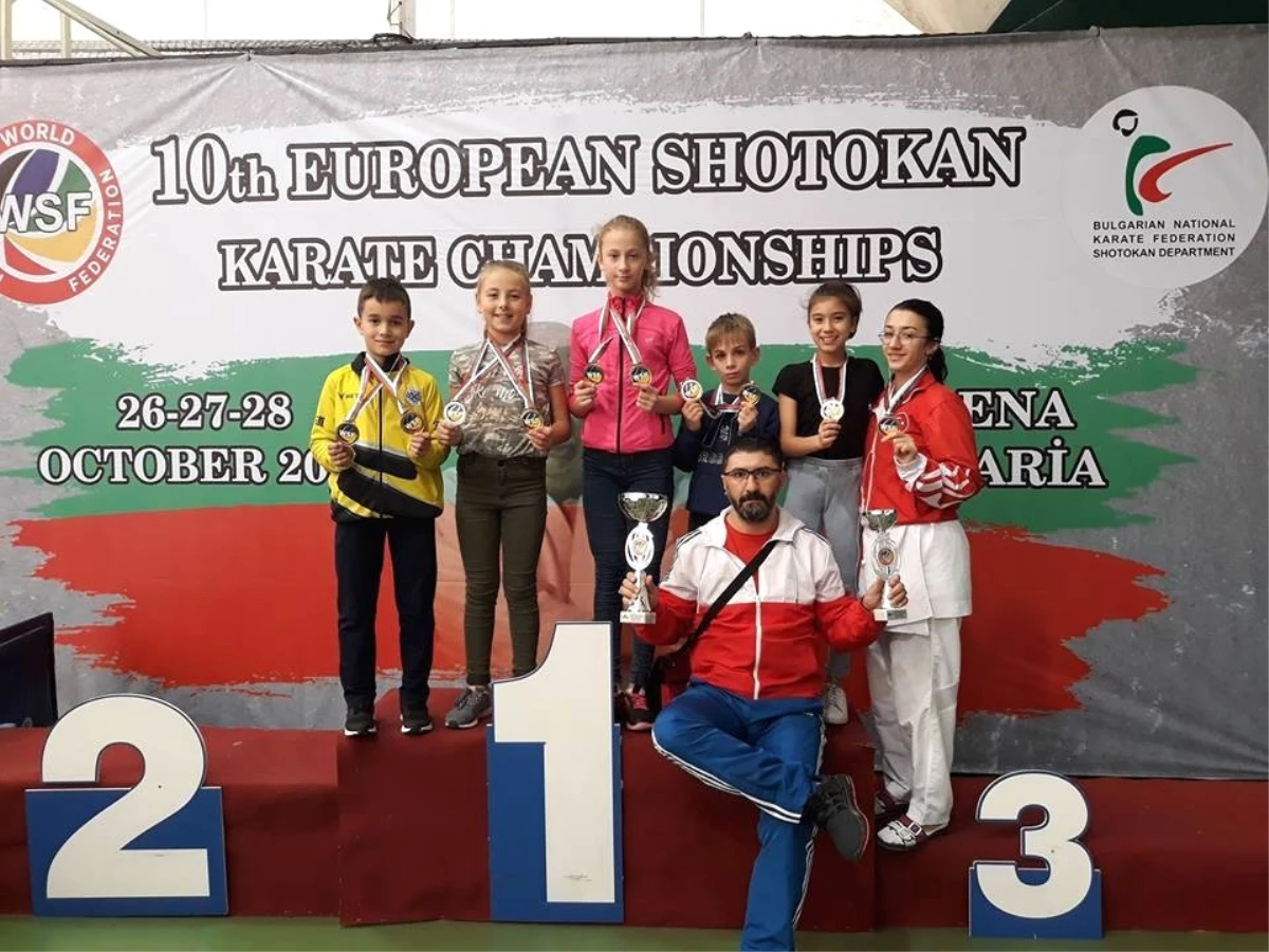 Biga Belediyesi Karate Okulu ve Kepezspor Sporcularının Büyük Başarısı