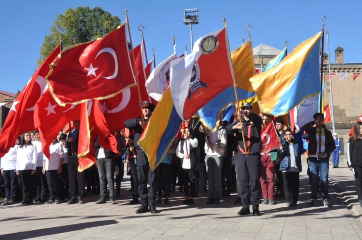 Bitlis\'te 29 Ekim Cumhuriyet Bayramı Coşkusu