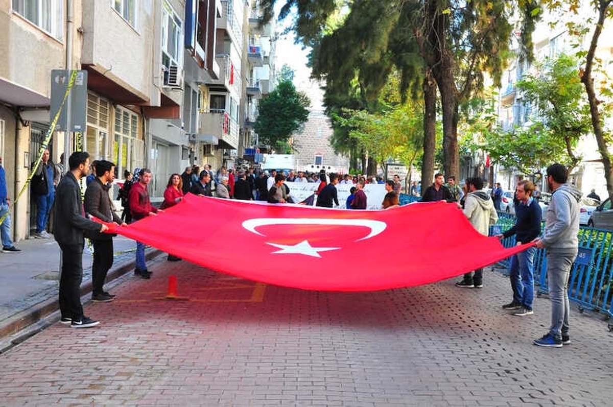 CHP\'li Özel\'den Alternatif Yürüyüşte Güzergah Tepkisi