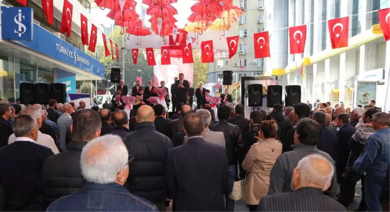 Cumhuriyet Bayramı Konserine Yoğun İlgi