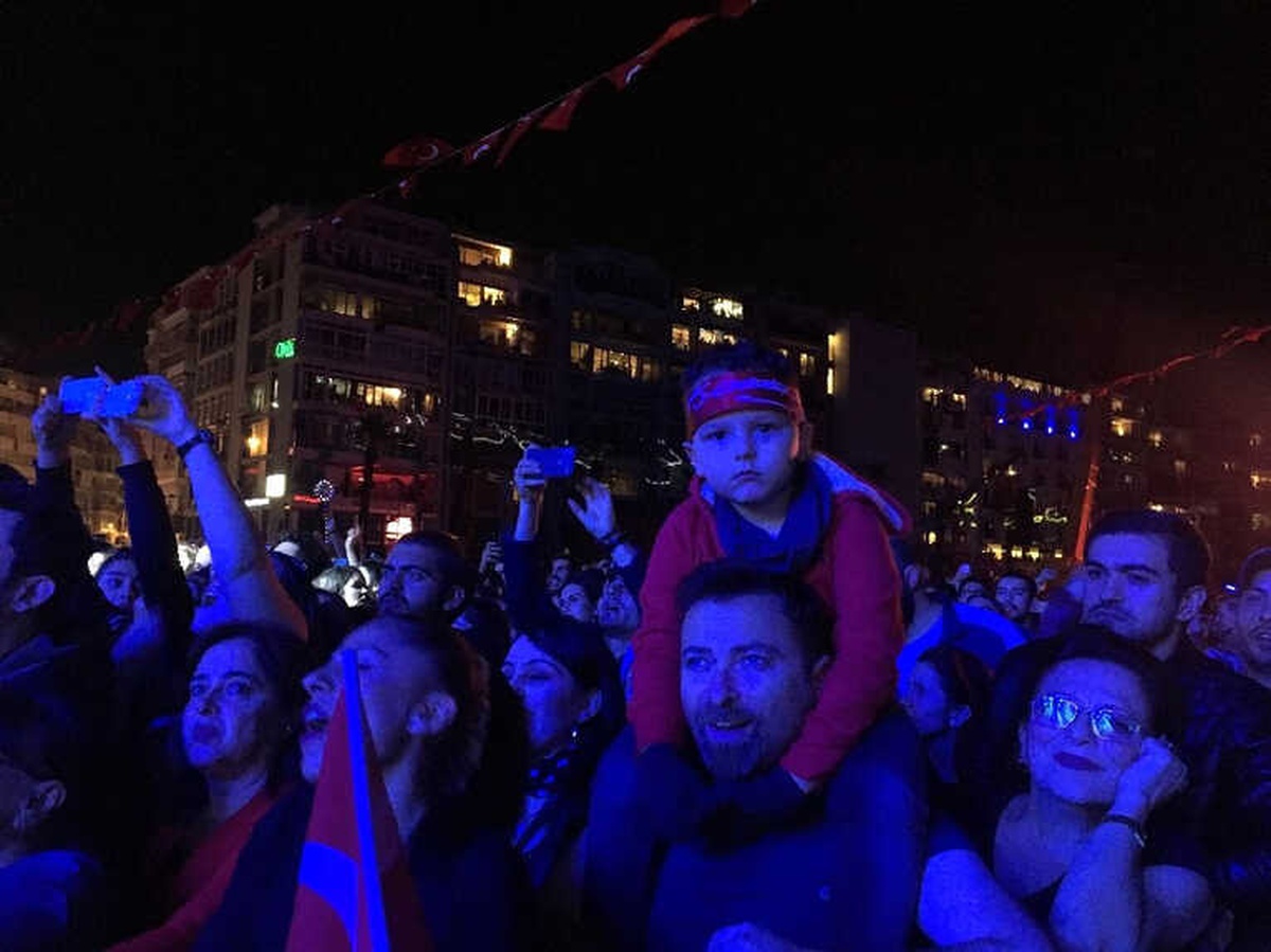 Cumhuriyet\'in 95. Yılı Kutlamalarına İzmir\'de Görkemli Final