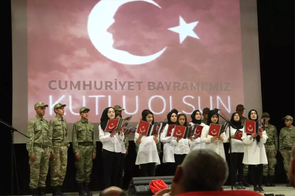 Cumhuriyet\'in 95. Yılı Kutlanıyor