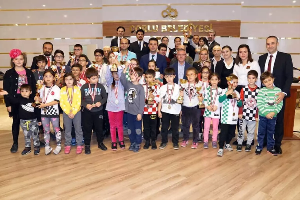 Cumhuriyet Kupası Satranç Turnuvası\'nda Kazananlar Belli Oldu