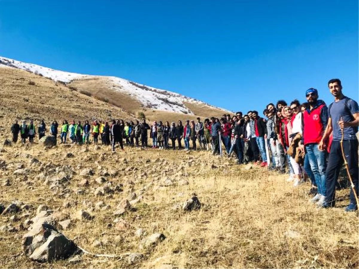 Dağcılar Cumhuriyet Bayramı Nedeniyle 2 Bin 400 Metre Yüksekliğe Tırmandı
