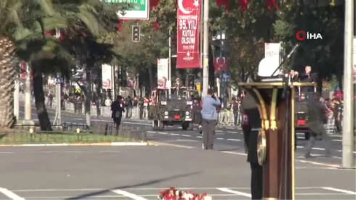 İstanbul\'da 29 Ekim Kutlamalarının Adresi Vatan Caddesi Oldu