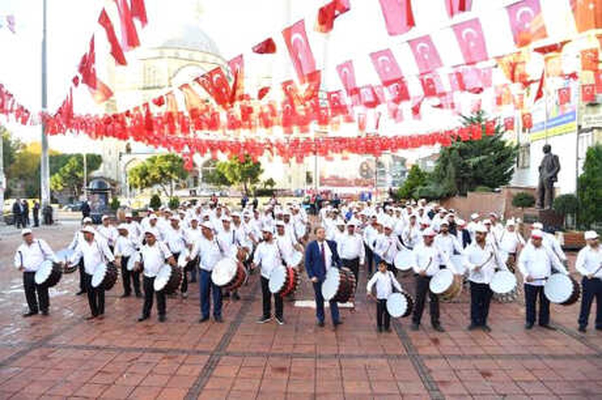Maltepe\'de \'Davullu\' Cumhuriyet Coşkusu