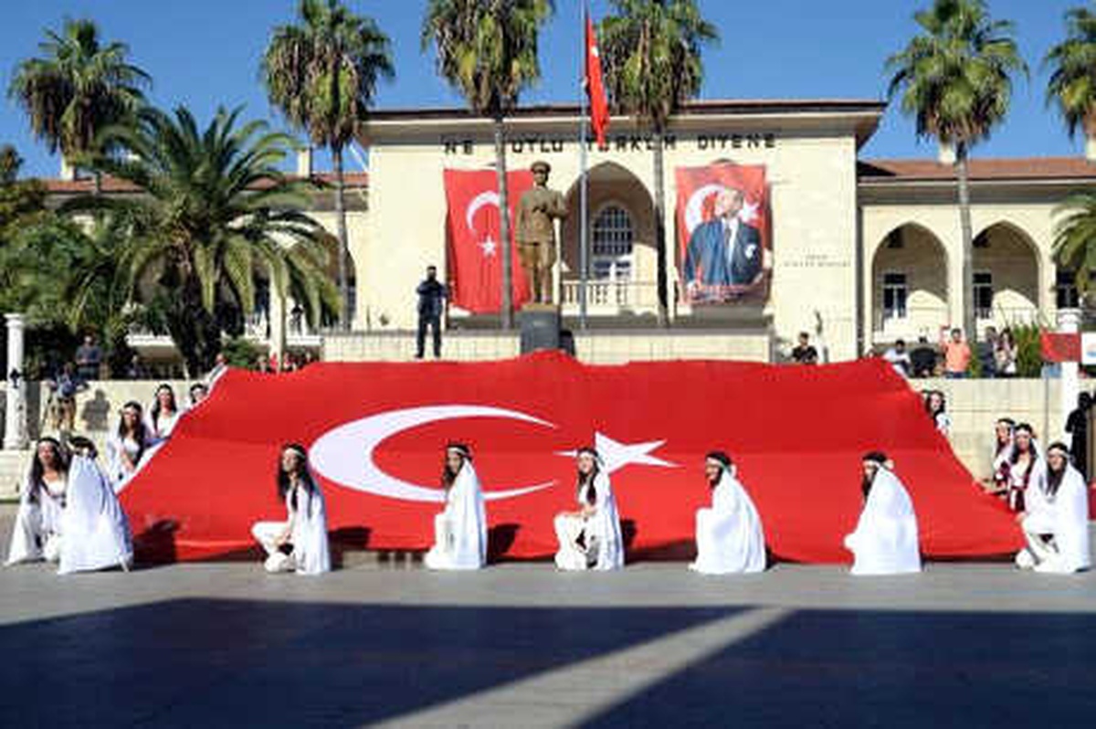 Mersin\'de Cumhuriyet Bayramı Coşkusu