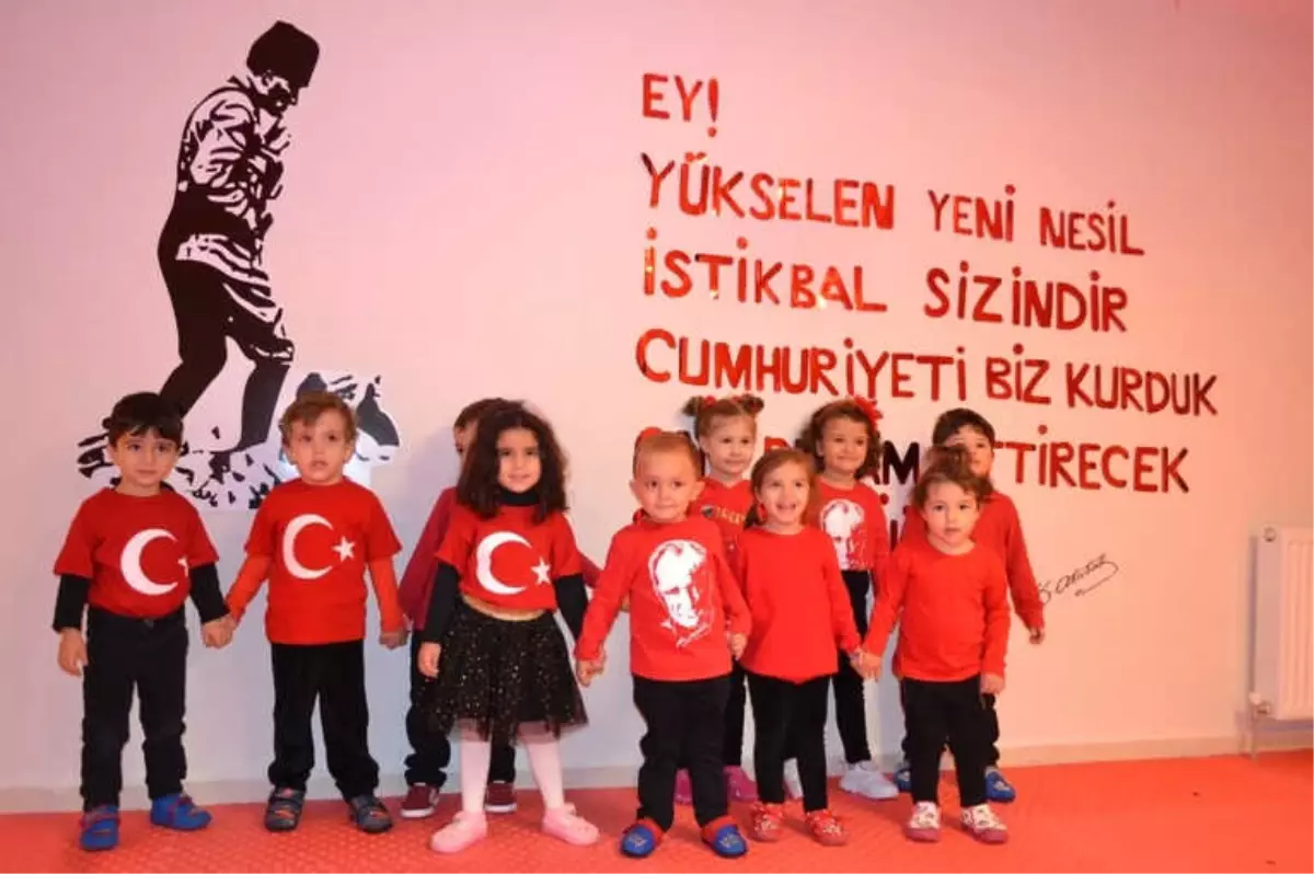 Miniklerin Cumhuriyet Coşkusu