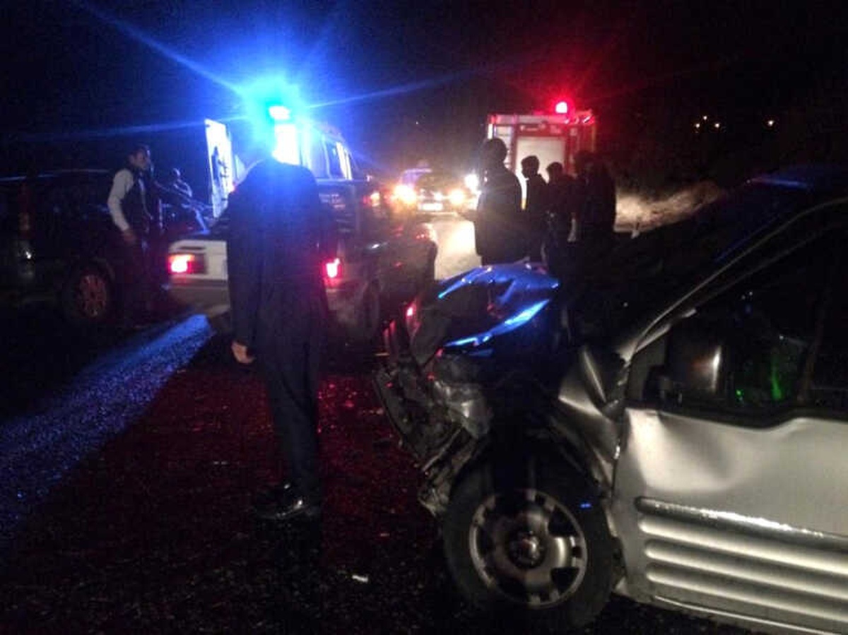 Otomobiller Kafa Kafaya Çarpıştı: 2 Yaralı