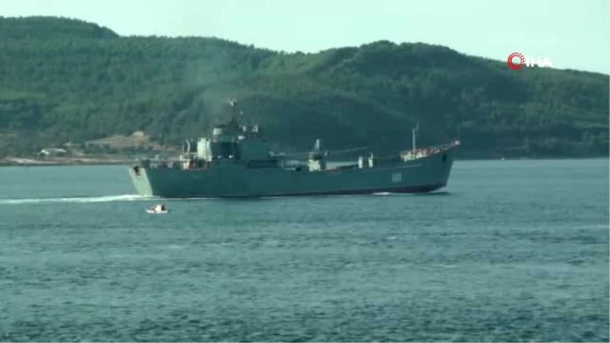 Rus Savaş Gemisi Çanakkale Boğazı\'ndan Geçti