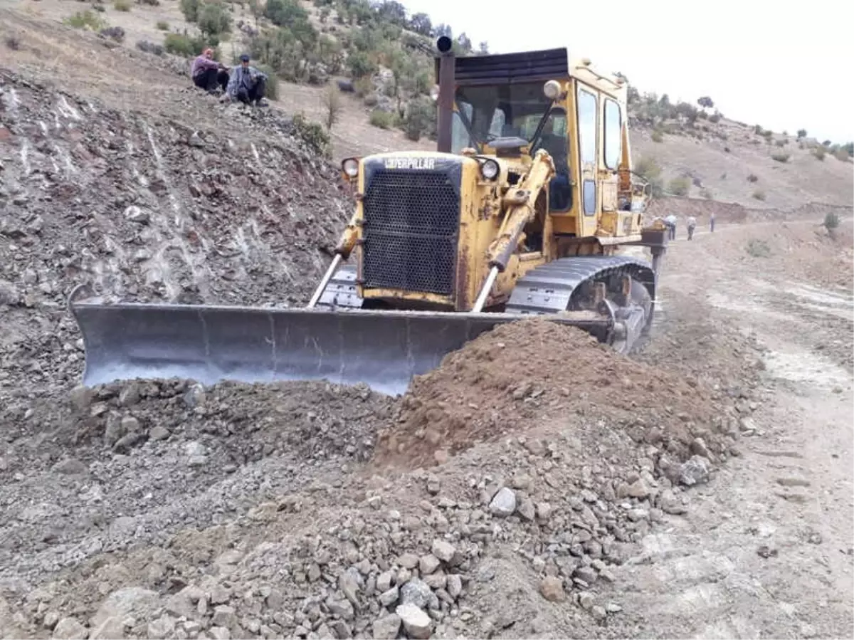 Siirt\'te Yeni Açılacak Yolla 15 Köy Yolunun Bağlantısı Sağlanacak