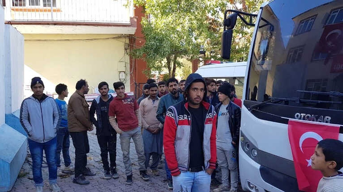 Van\'da 42 Yabancı Uyruklu Kaçak Şahıs Yakalandı