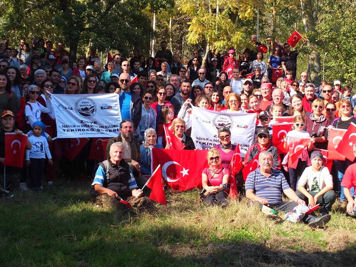 Zirve Dağcılıktan "Cumhuriyet Bayramı" Yürüyüşü