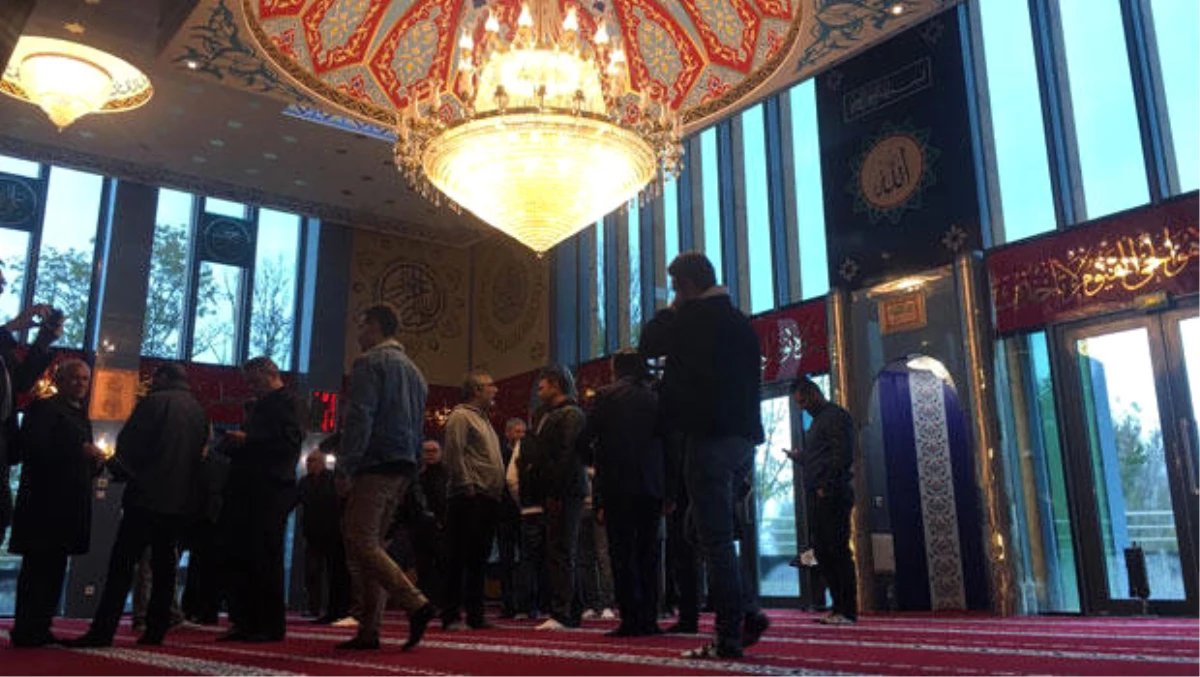 2.5 Milyon Euroluk Camiyi Böyle Açtı: Mustafa Kemal\'in Torunlarına Ders Veremem