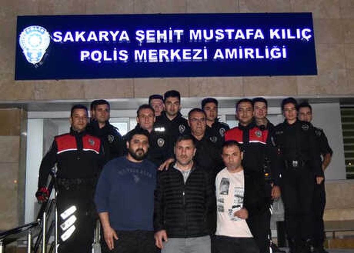 23 Yıllık Özlem Kimlik Kontrolünde Son Buldu