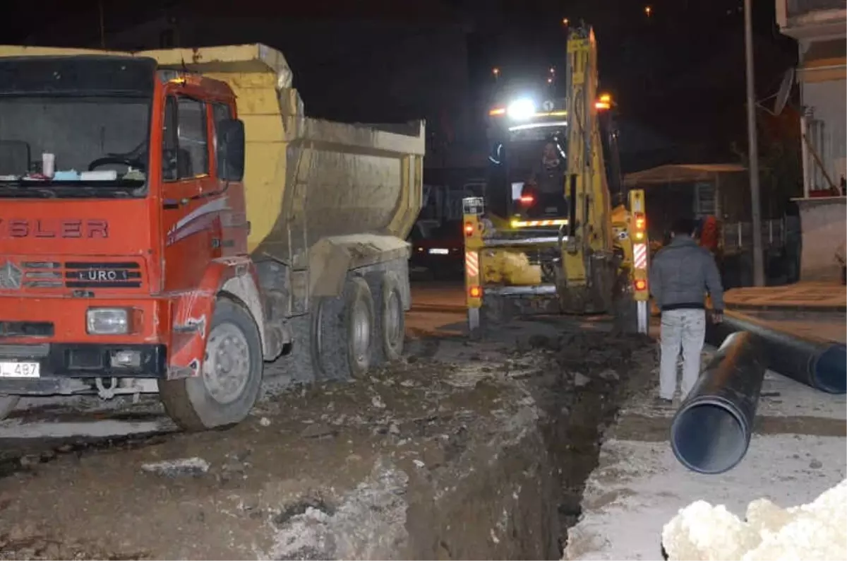 Alt Yapı Çalışmaları Gece Gündüz Devam Ediyor