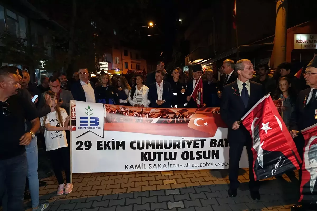 Cumhuriyet\'in 95. Yılı Kutlanıyor