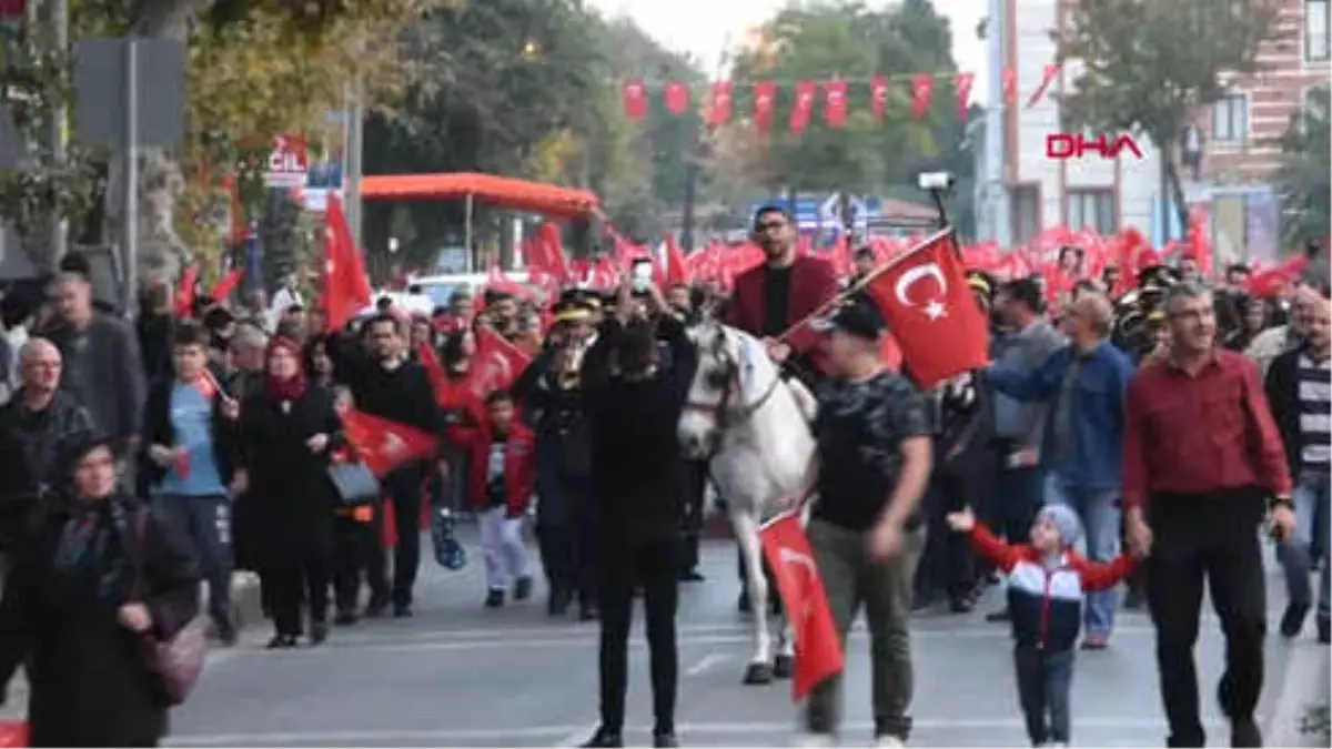 Edirne\'de Cumhuriyet Yürüyüşü