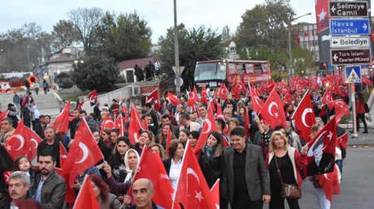 Edirne\'de Cumhuriyet Yürüyüşü
