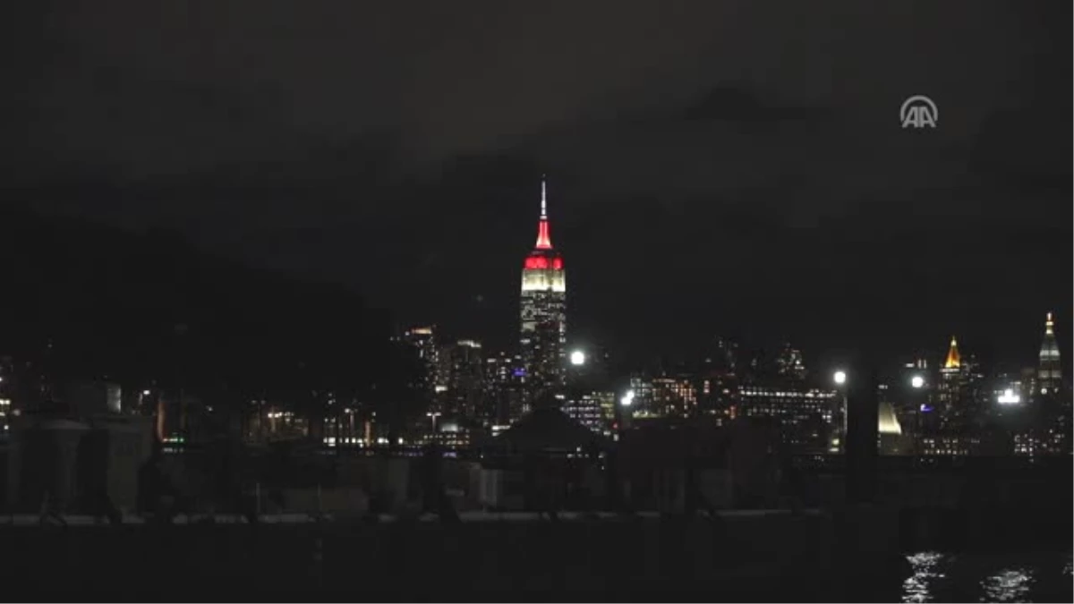 Empire State Binası Kırmızı-beyaz Renklere Büründü - New
