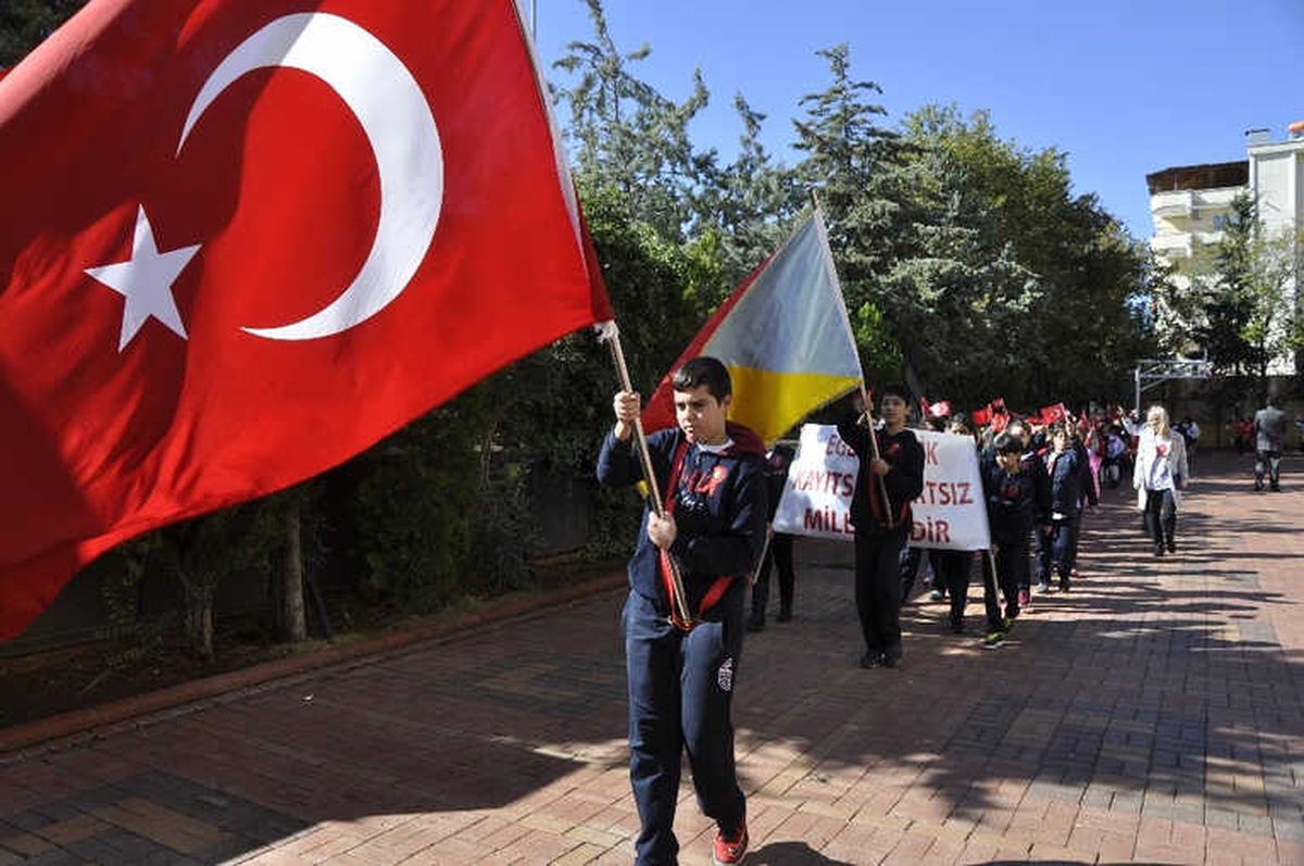 Gkv\'liler Cumhuriyet\'in 95. Yılı İçin Yürüdü