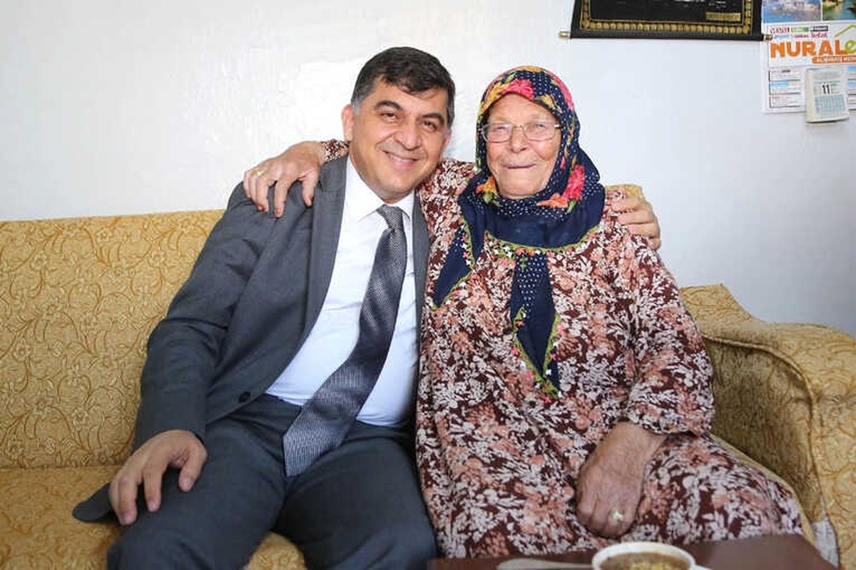 Her Gün Yaşlı ve Yetimleri Ziyaret Ediyor