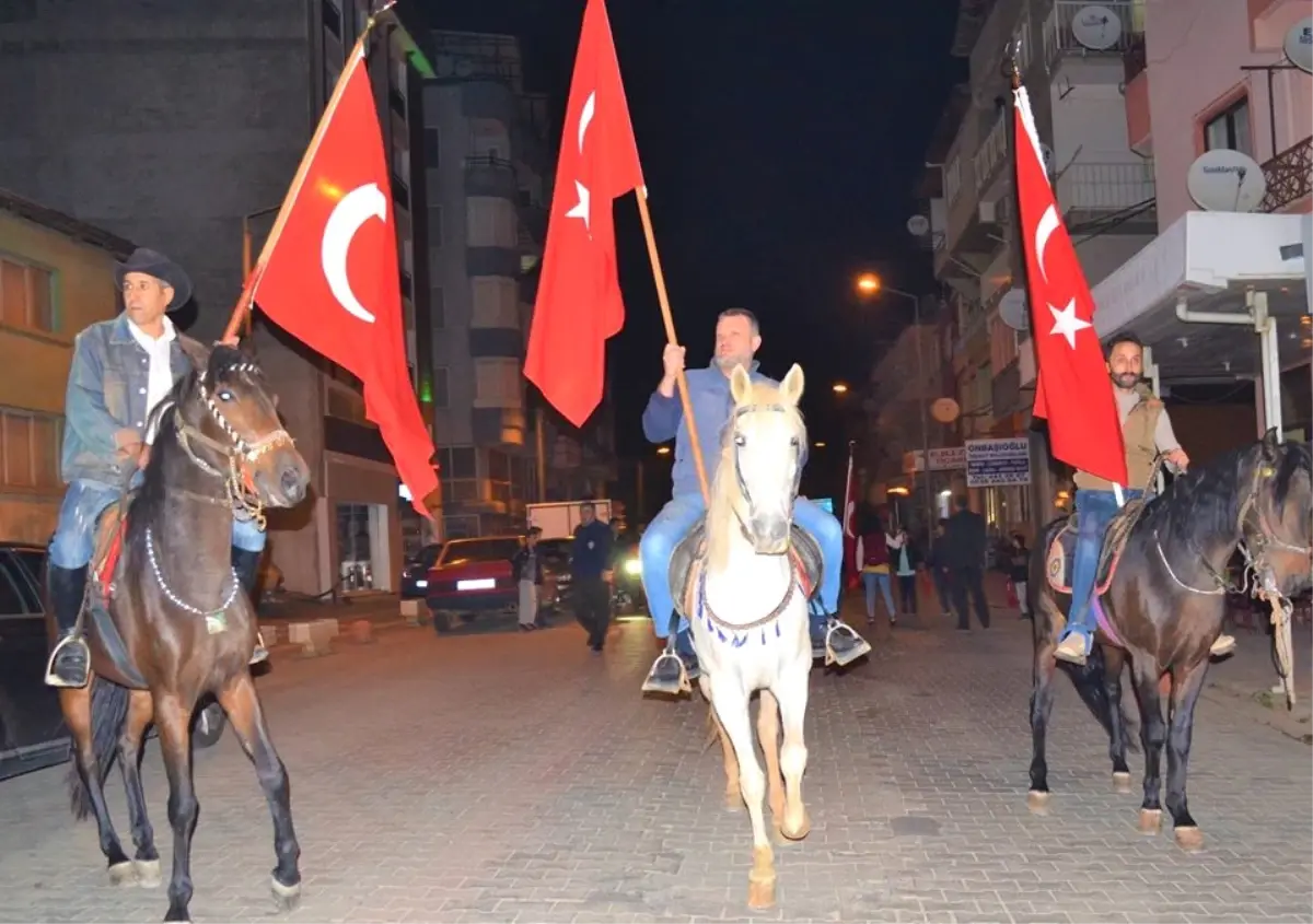 Karacasu\'da Atlı Fener Alayı