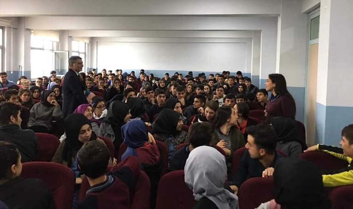 Kaymakam Özkan\'dan Okul Ziyareti