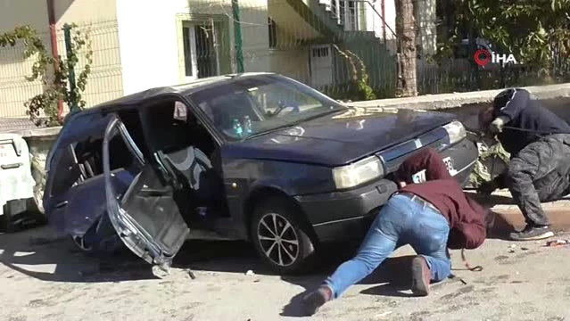 Konya'da Otomobiller Çarpıştı: 5 Yaralı - Son Dakika