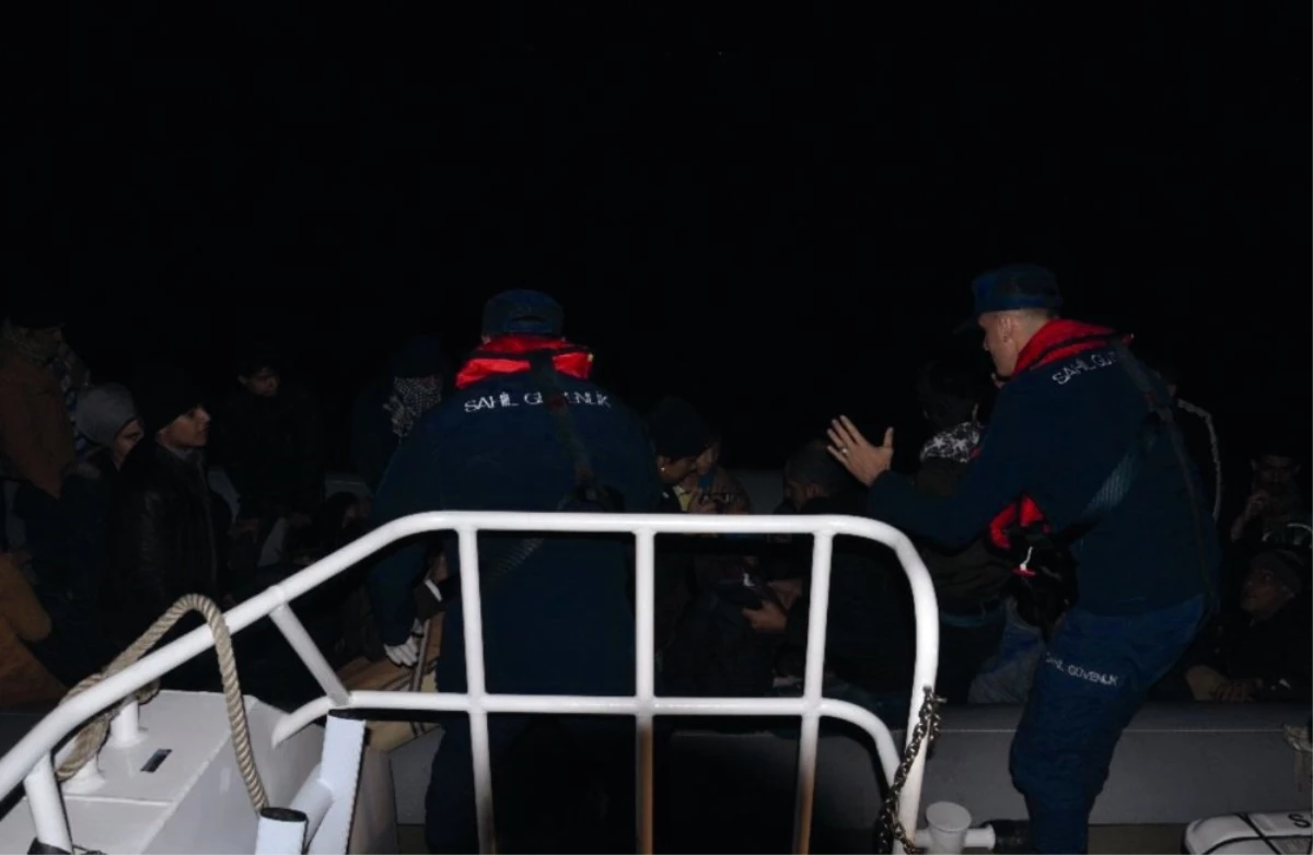 Kuşadası Körfezi\'nde 17\'si Çocuk 37 Kaçak Göçmen Yakalandı