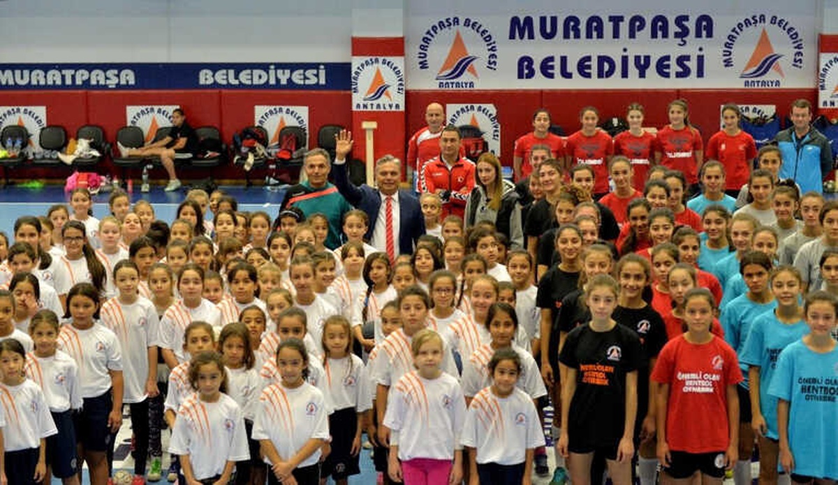Muratpaşa\'dan \'Minik Melekler Hentbol Turnuvası\'