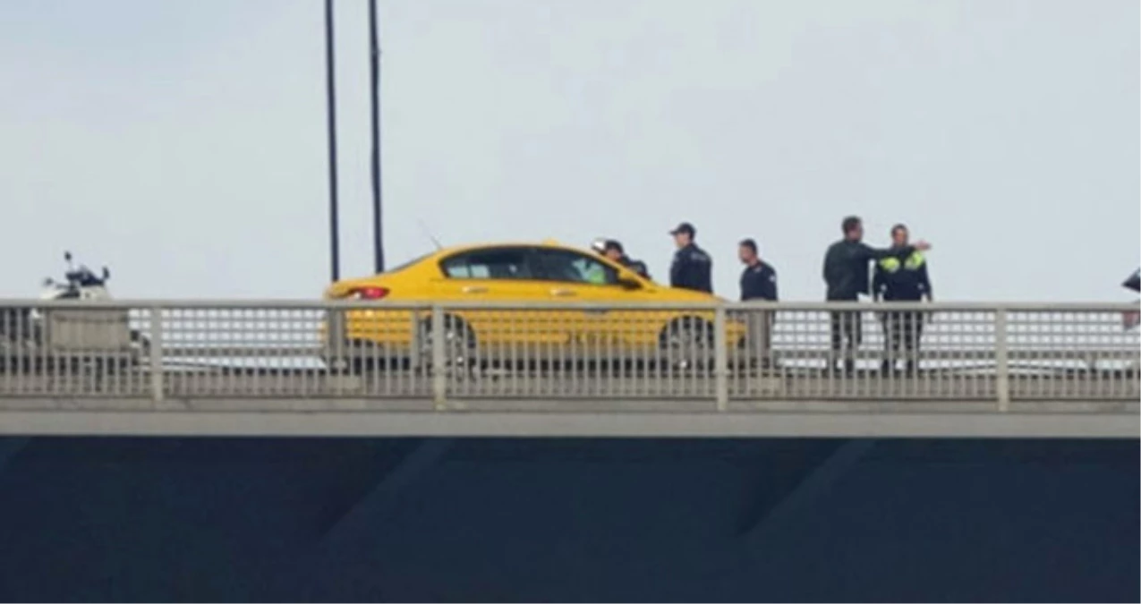 Aracını Durduran Taksici, Fatih Sultan Mehmet Köprüsünden Atladı
