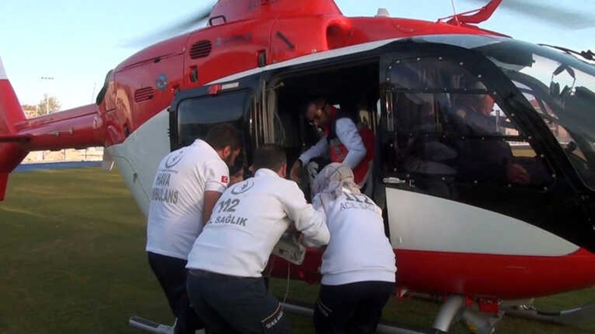 Ambulans Helikopter 1 Günlük Bebek İçin Havalandı
