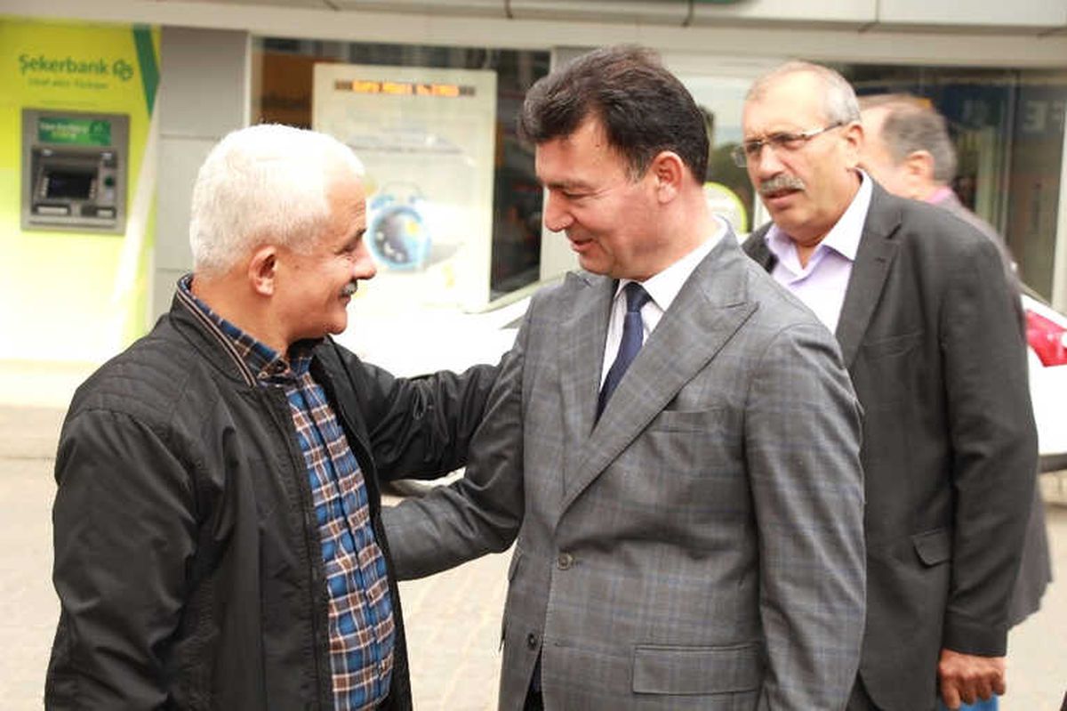 Başkan Akın Seçim Çalışmalarını İncirliova\'da Sürdürdü