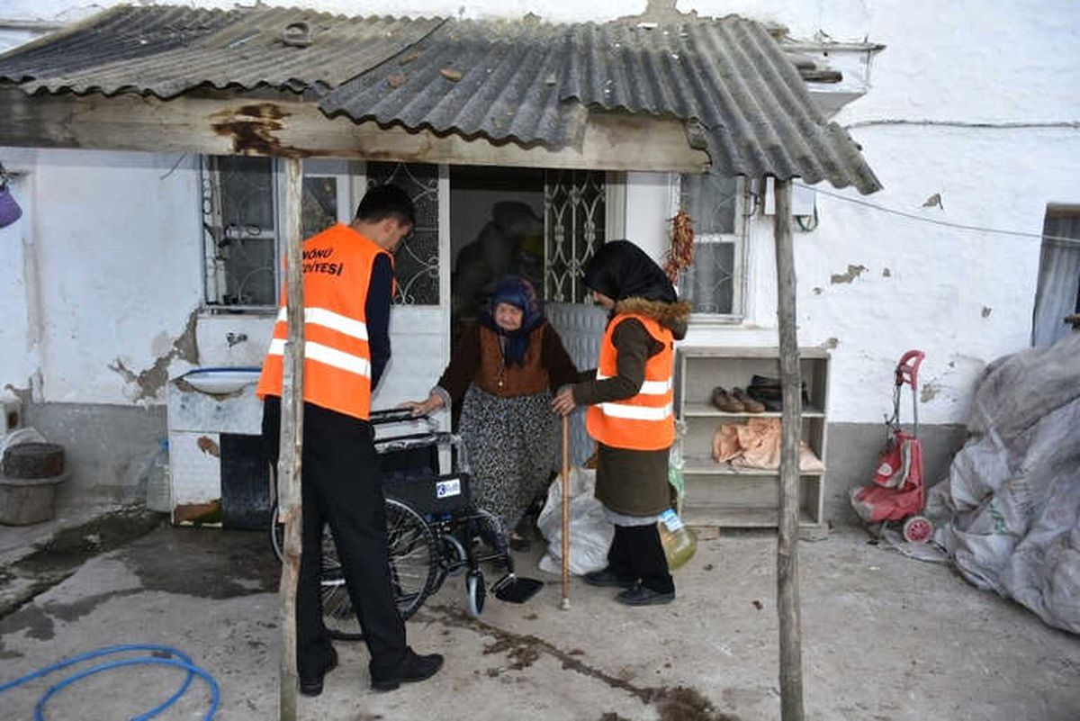 Başkan Bozkurt\'tan Talep Ettiği Tekerlekli Sandalyeye Kavuştu