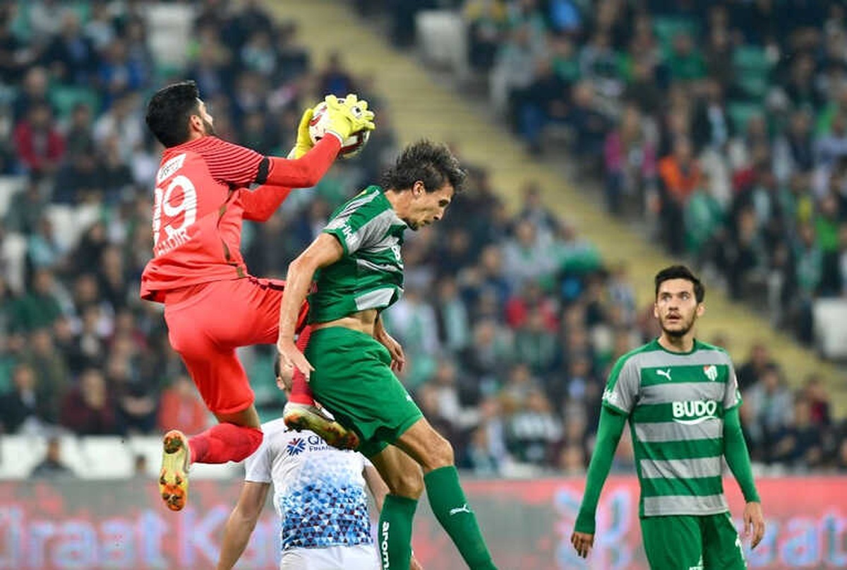 Bursaspor\'da Santiago Vergini Hayal Kırıklığına Uğrattı