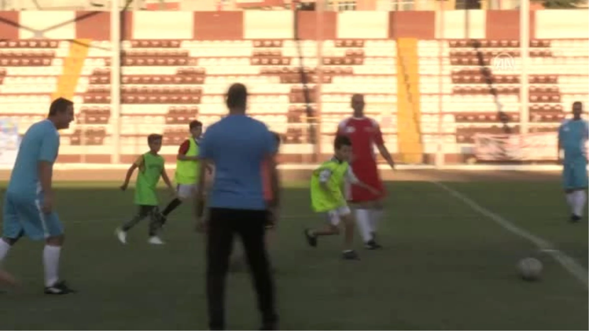 Hatay\'da "Futbolun Efsaneleri Gençlerle Buluşuyor" Projesi