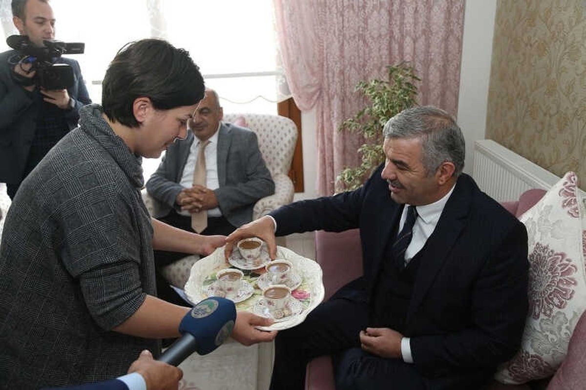 İldem\'de Başkan Çelik\'e Teşekkür Kahvesi