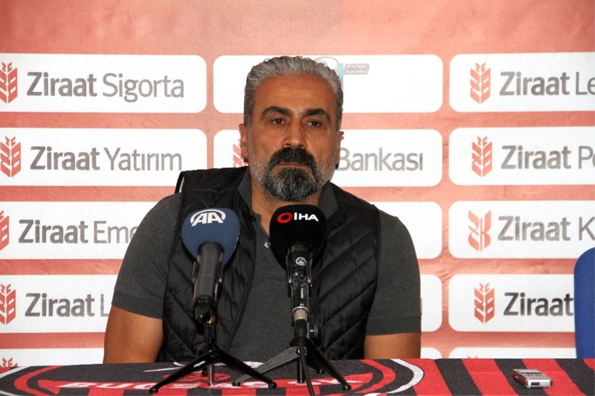 Mustafa Dalcı: "Genç Oyuncuları Türk Futboluna Kazandırmak İçin Mücadele Ediyoruz"