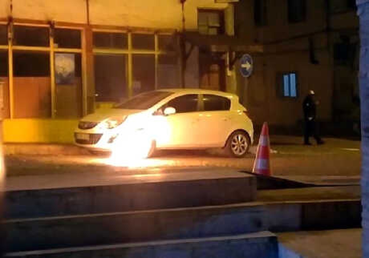 Pencereden Atılan Alev Alan Piknik Tüpü, Paniğe Neden Oldu