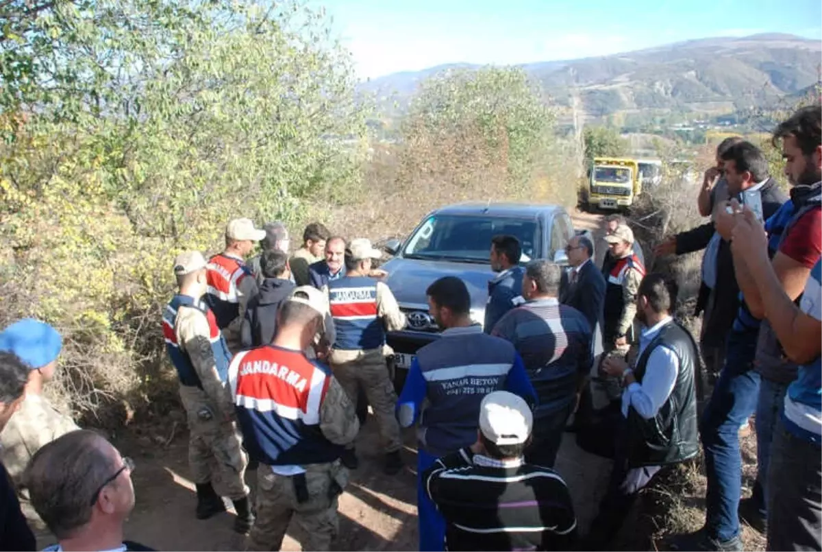 Yol Gerginliğinde Muhtar Hastanelik Oldu