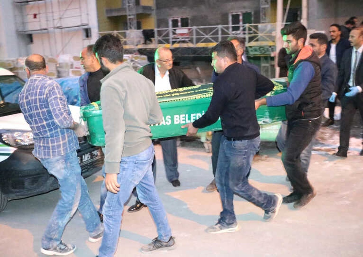 15\'inci Kattan Asansör Boşluğuna Düşen İşçi Öldü