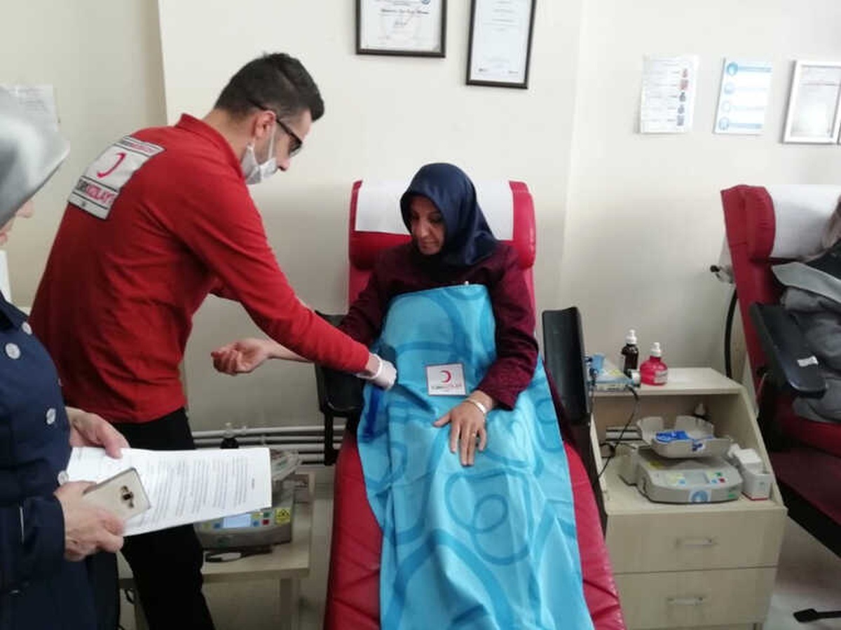 Ak Partili Kadınlardan Kan Bağışı