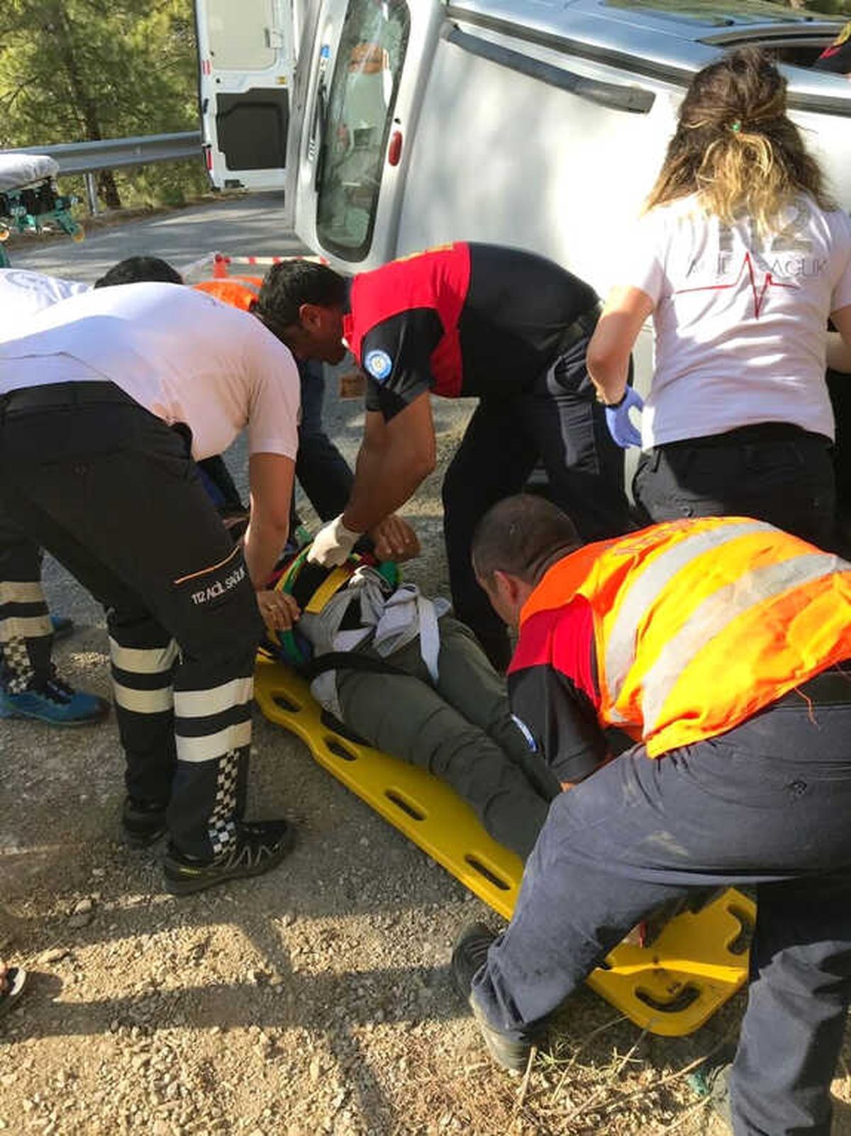 Araçta Sıkışan Vatandaş Kurtarıldı