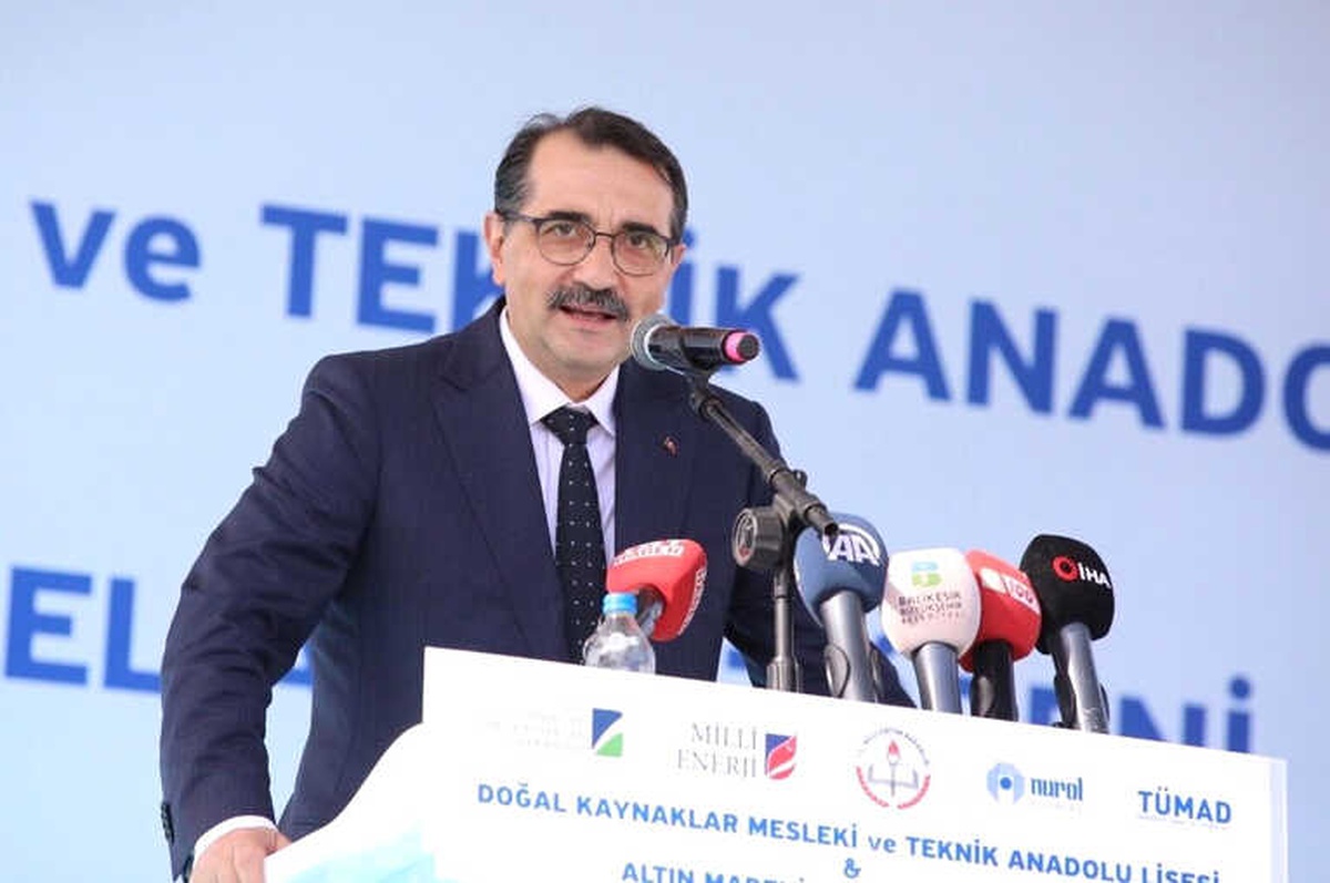 Bakan Dönmez: "Gençlere Özel Sektörde İstihdam Önceliği Tanınacak"