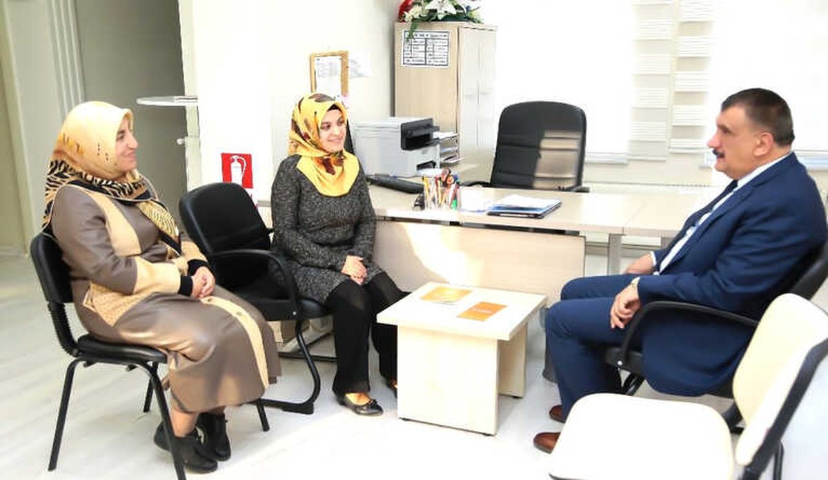 Başkan Gürkan Kadem\'li Yöneticilerle İstişarelerde Bulundu