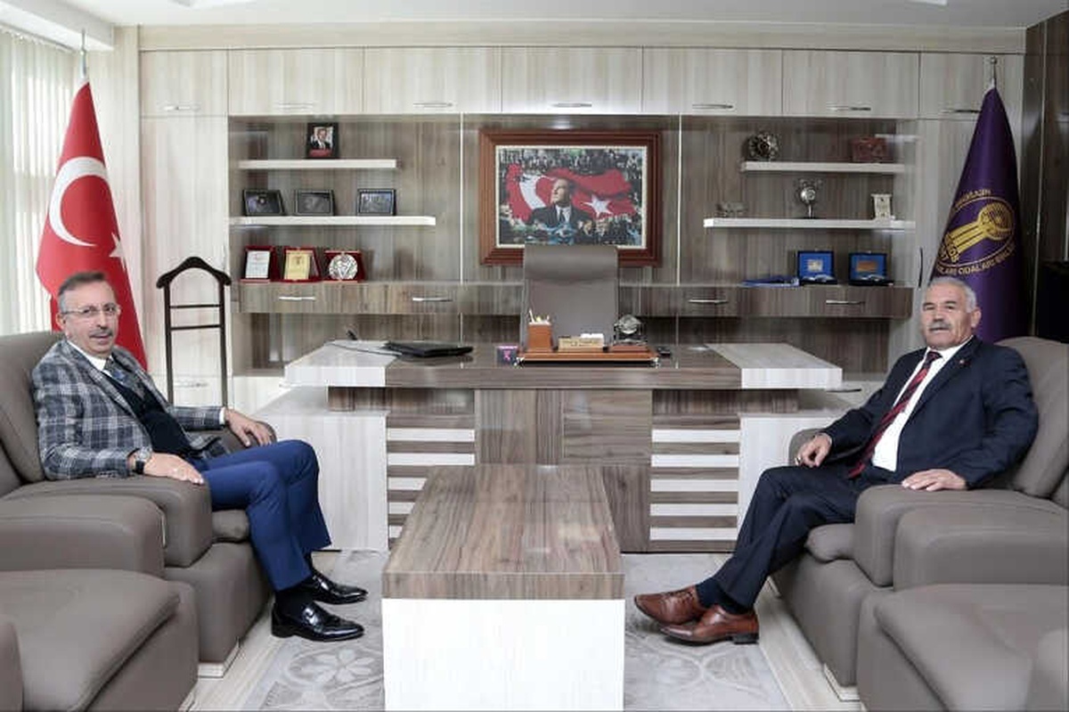 Belediye Başkanı Seçen, "Esnaf ve Sanatkarlarımız Baş Tacımız"