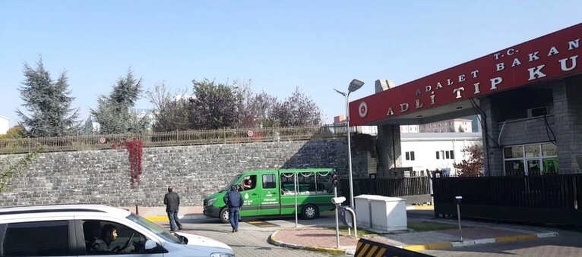 Beyoğlu\'nda Balkondan Düşerek Hayatını Kaybeden Genç Kızın Cenazesi Ailesine Teslim Edildi